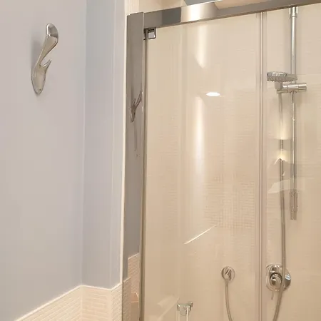 Cosmopolitan-bari 3* Bari